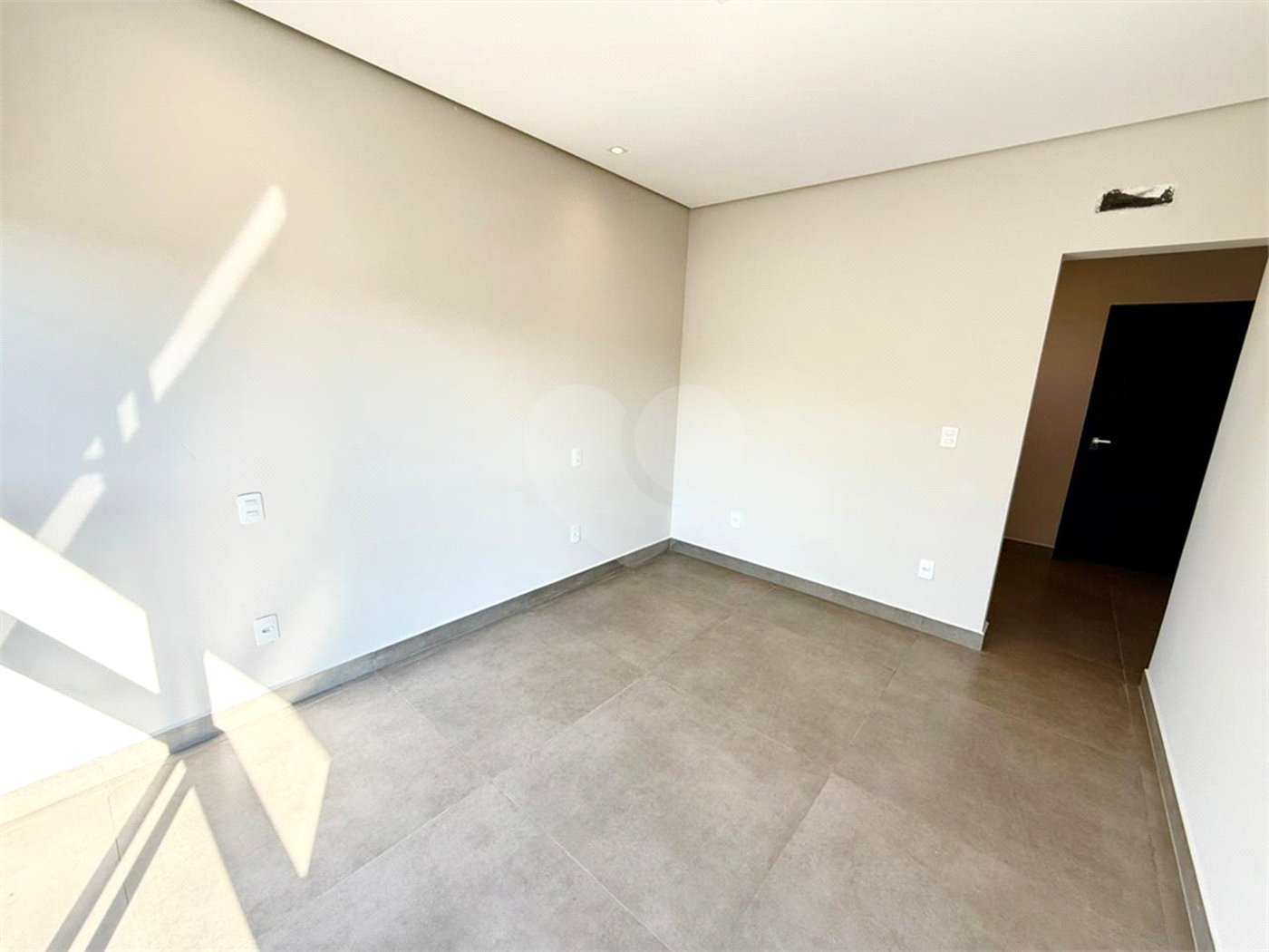 Casa à venda com 3 suítes no condomínio Villa Sapezal, Indaiatuba - SP