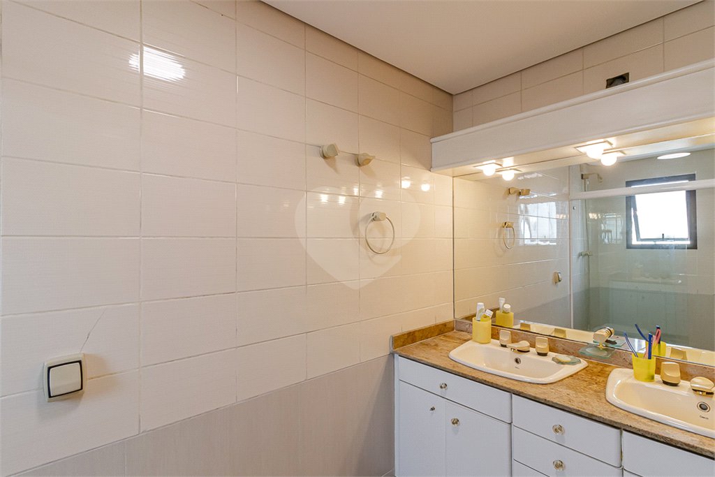 Apartamento à venda com 3 suítes em Aclimação, São Paulo, SP
