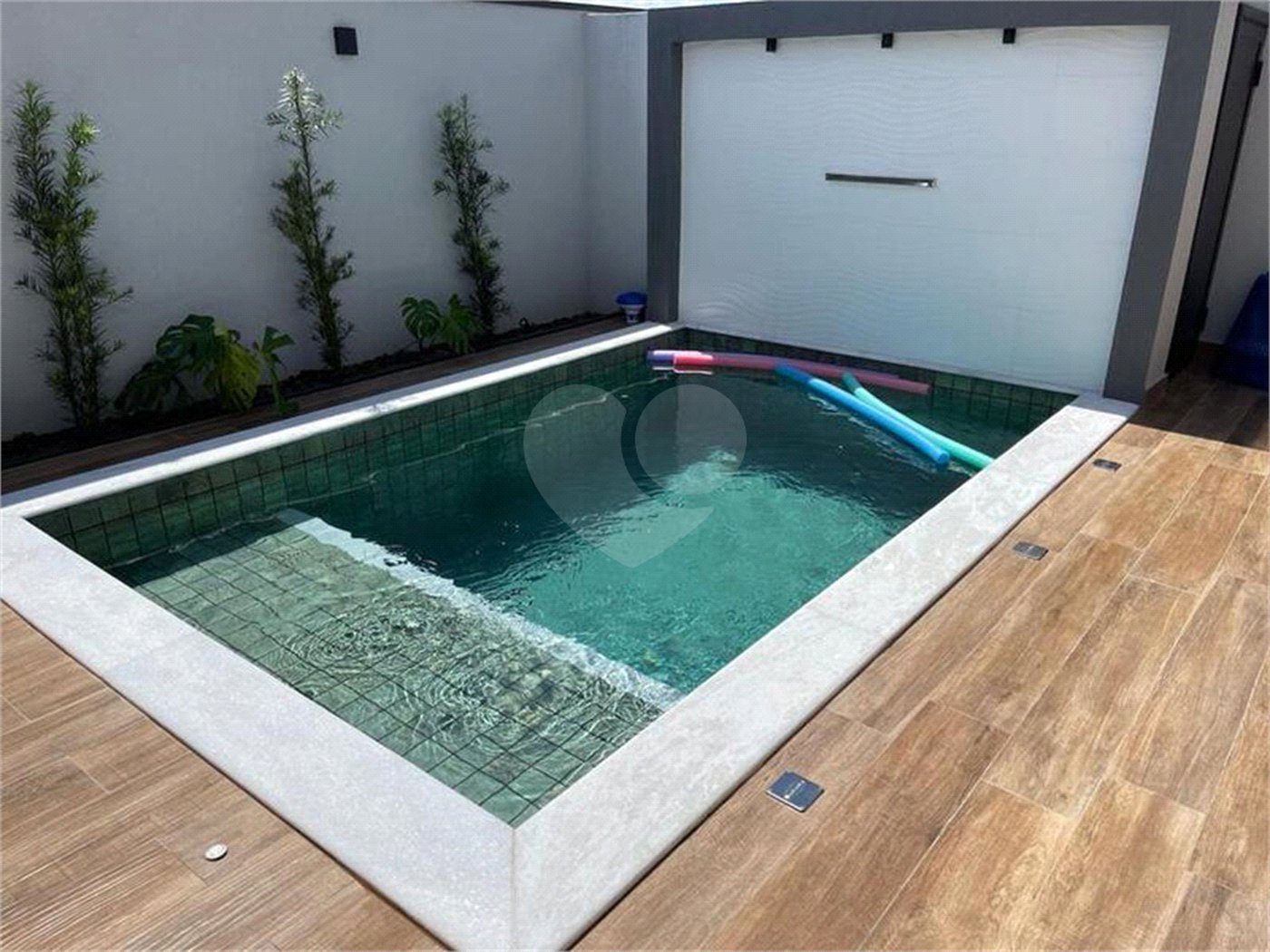 Casa à venda com 3 quartos, sendo 1 suíte,  no condomínio Residencial Mantova, Indaiatuba - SP