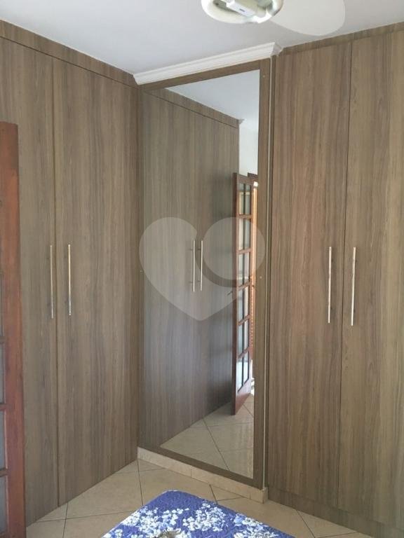 Casa à venda com 3 quartos, sendo 1 suíte, no condomínio Sobrado, São Paulo - SP