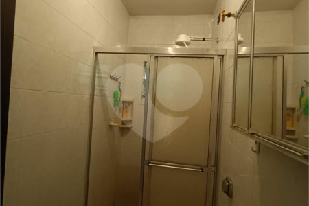 Casa à venda com 4 quartos, sendo 1 suíte, no condomínio Shangri-la, Atibaia - SP