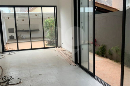 Casa à venda com 3 suítes em Loteamento Loanda, Atibaia, SP