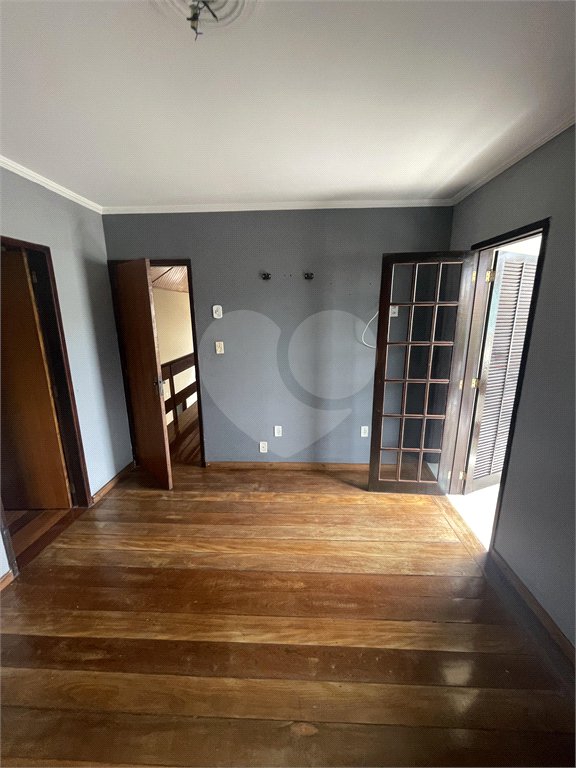 Casa à venda com 5 quartos, sendo 3 suítes, no condomínio Recanto das Palmeiras, Rio de Janeiro - RJ