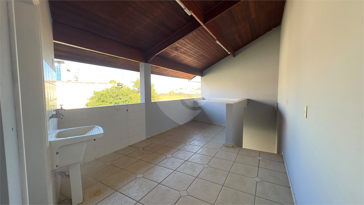Casa para alugar com 4 quartos, sendo 3 suítes, em Vila Sfeir, Indaiatuba, SP