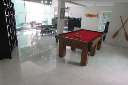 Casa de Alto Padrão com 5 Suítes e Lazer Completo– Guarujá