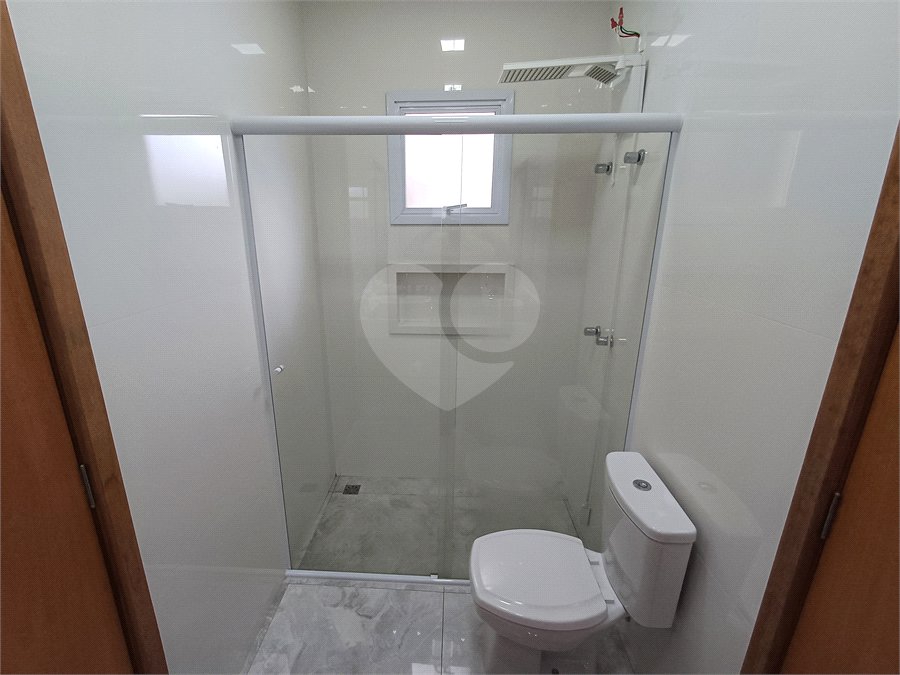 Casa à venda com 3 quartos, sendo 1 suíte, no condomínio Mantova, Indaiatuba - SP
