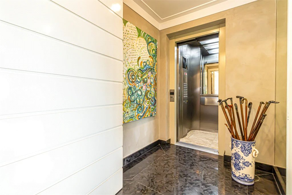 Apartamento à venda com 4 quartos, sendo 3 suítes,  em Real Parque, São Paulo, SP