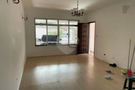 Sobrado à venda com 4 quartos, sendo 1 suíte, em Jardim Japão, São Paulo, SP