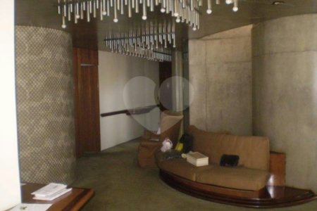 Sobrado à venda com 7 quartos, sendo 4 suítes, em Jardim Petrópolis, São Paulo, SP