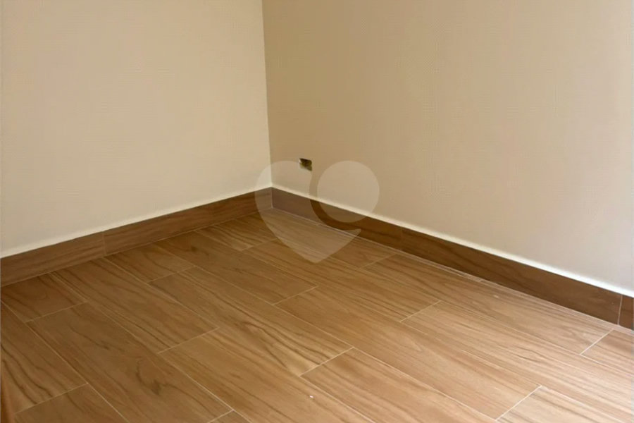 Sobrado à venda com 3 quartos, sendo 1 suíte, em Vila Nova Cachoeirinha, São Paulo, SP