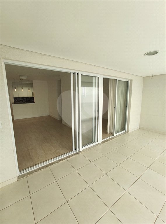 Apartamento à venda ou para alugar com 3 quartos, sendo 1 suíte,  em Parque Reboucas, São Paulo, SP
