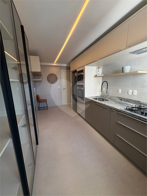 Apartamento à venda com 3 suítes em Urbanova, São José dos Campos, SP
