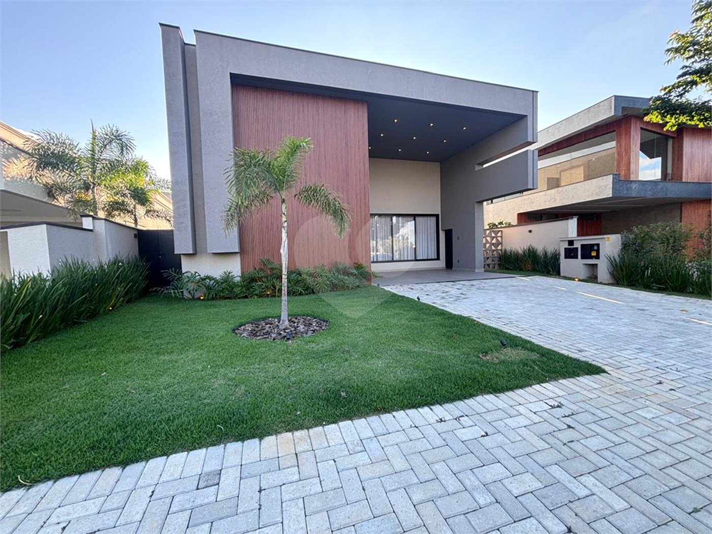 Casa à venda com 4 suítes no condomínio Alphaville Nova Esplanada 4, Votorantim - SP