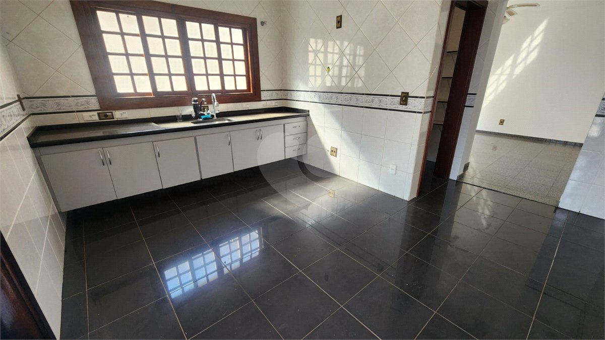 Casa à venda ou para alugar com 3 suítes no condomínio Villagio Capriccio, Louveira - SP