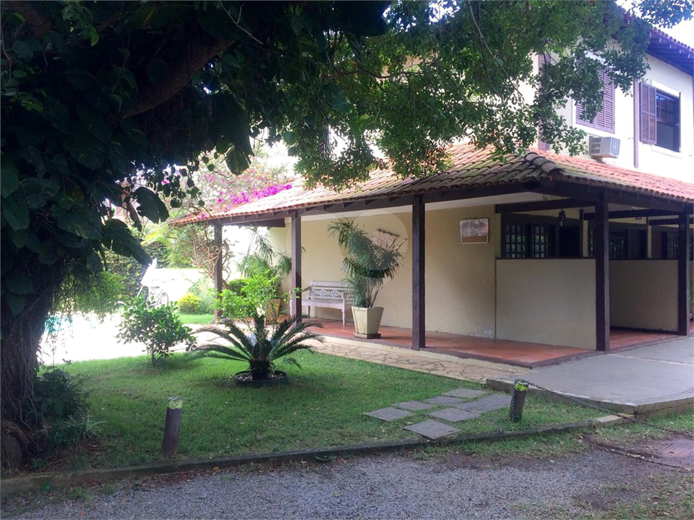 Casa em condomínio à venda ou para alugar com 2 quartos, sendo 1 suíte,  em Geribá, Armação dos Búzios, RJ