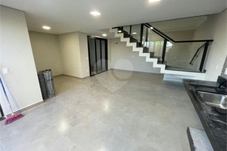 Casa à venda com 3 quartos, sendo 1 suíte, no condomínio Vila Paraty, Indaiatuba - SP