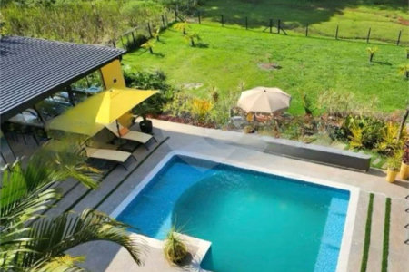 Casa à venda com 3 suítes no condomínio Vale da Santa Fé, Vinhedo - SP