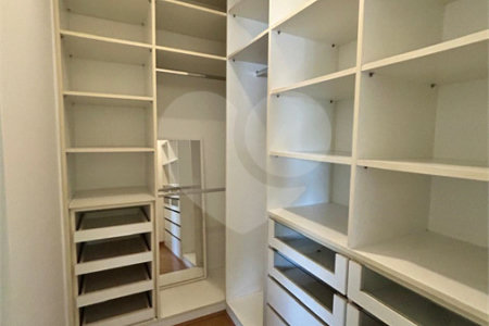 Apartamento à venda com 2 quartos, sendo 1 suíte, em Vila Andrade, São Paulo, SP