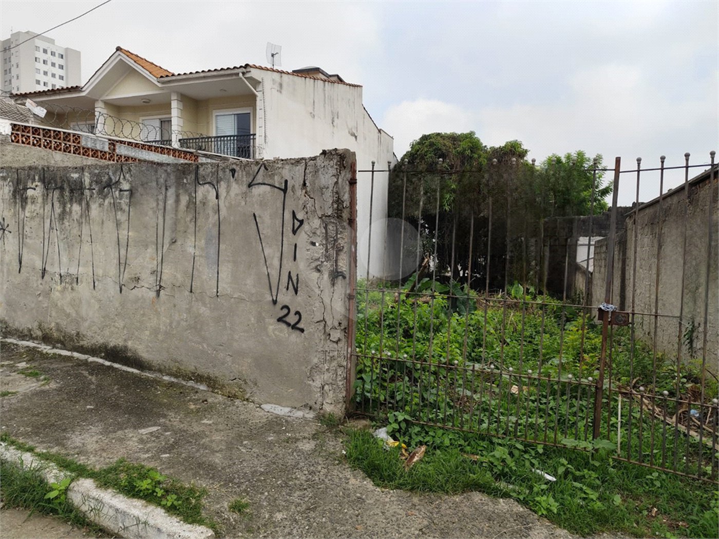 Terreno à venda com 1 suíte em Vila Constança, São Paulo, SP