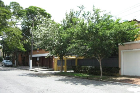 Casa à venda com 4 quartos, sendo 2 suítes, em Jardim Leonor, São Paulo, SP