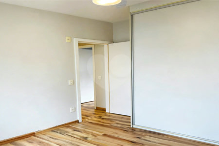 Apartamento à venda com 3 quartos, sendo 1 suíte,  em Alto da Boa Vista, São Paulo, SP