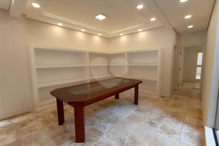 Casa para alugar com 4 quartos, sendo 1 suíte, no Centro, Itapetininga, SP