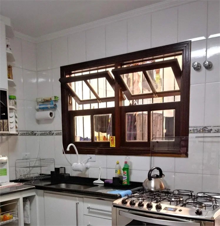 Casa à venda com 3 quartos, sendo 1 suíte, no condomínio Alcides Moreira, São Paulo - SP