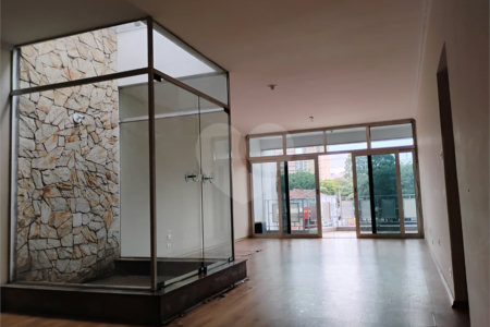Sobrado à venda com 3 quartos, sendo 1 suíte,  em Jardim Jabaquara, São Paulo, SP