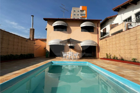 Sobrado à venda com 3 quartos, sendo 2 suítes,  em Alto Ipiranga, Mogi das Cruzes, SP