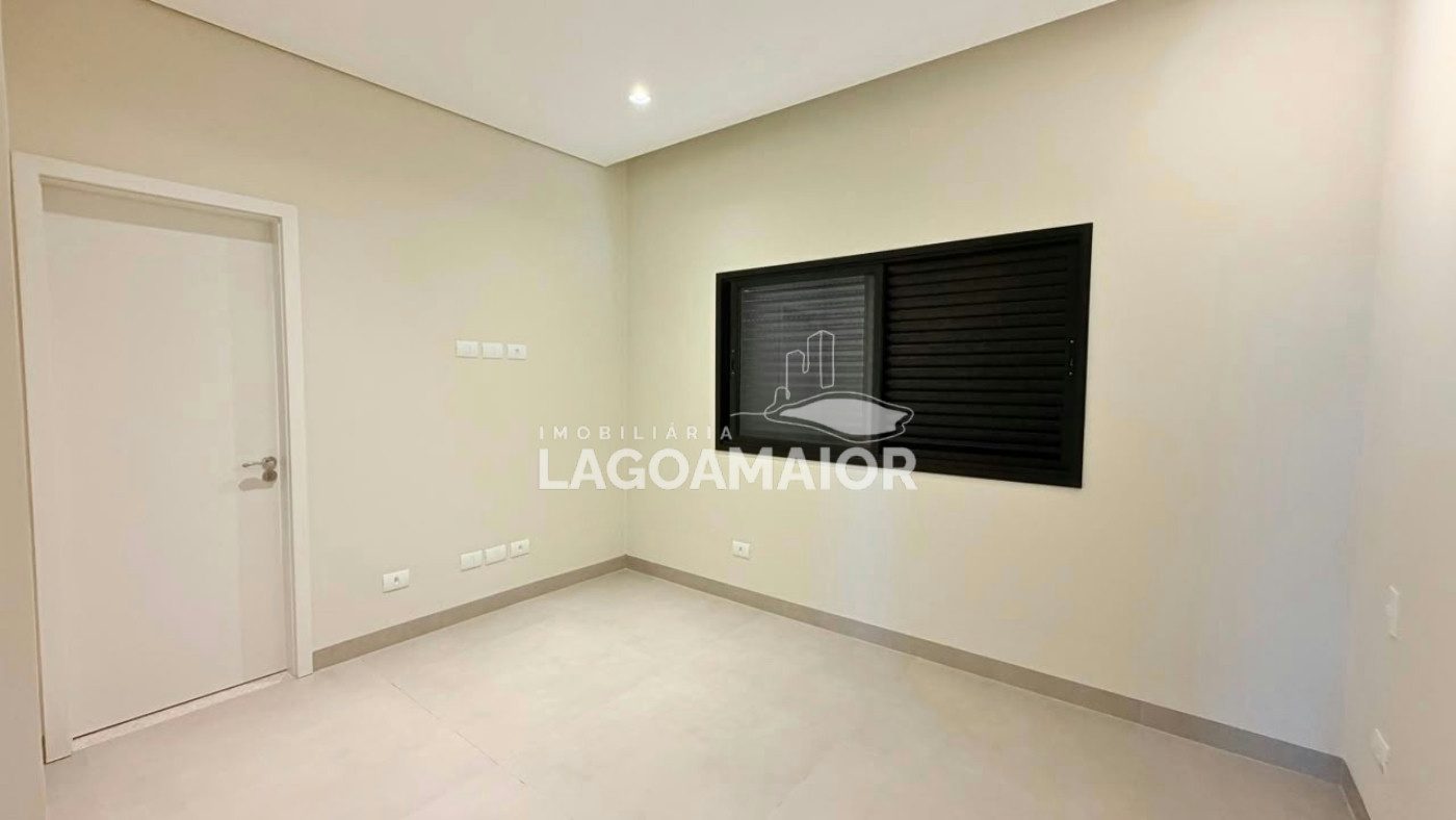 Casa à venda com 3 quartos, sendo 3 suítes, no condomínio Villa Dumont, Três Lagoas - MS