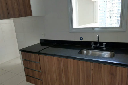 Apartamento à venda com 3 suítes em Vila Anastácio, São Paulo, SP