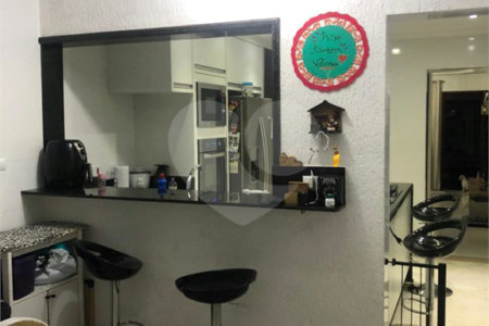 Casa à venda com 3 quartos, sendo 1 suíte, no condomínio Residencial Sabará, São Paulo - SP
