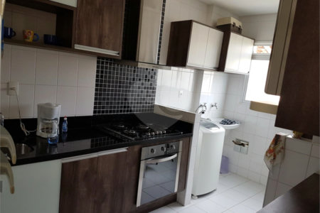 Casa à venda com 3 quartos, sendo 1 suíte, no condomínio Villa das Flores, Mogi das Cruzes - SP