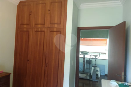 Sobrado à venda com 4 quartos, sendo 1 suíte,  em Parque dos Príncipes, São Paulo, SP