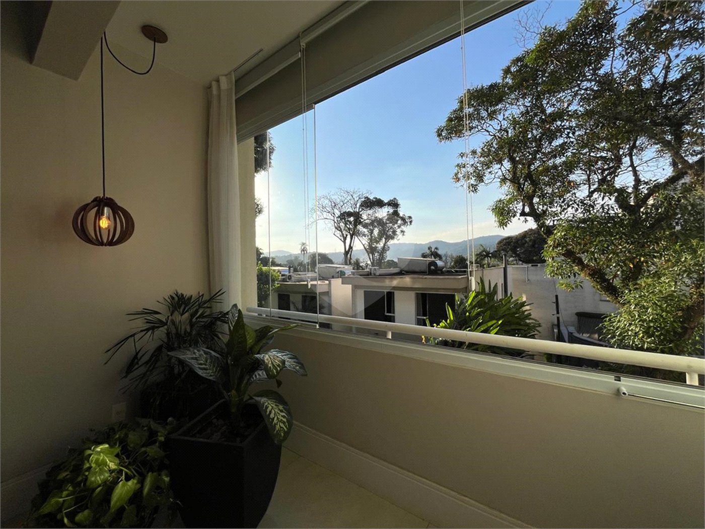 Casa à venda com 3 suítes no condomínio Domus, São Paulo - SP