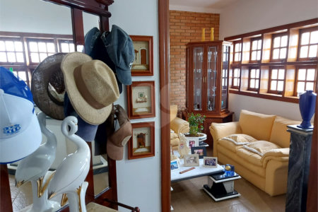 Sobrado à venda com 5 quartos, sendo 4 suítes, em Santa Rosa, Vinhedo, SP
