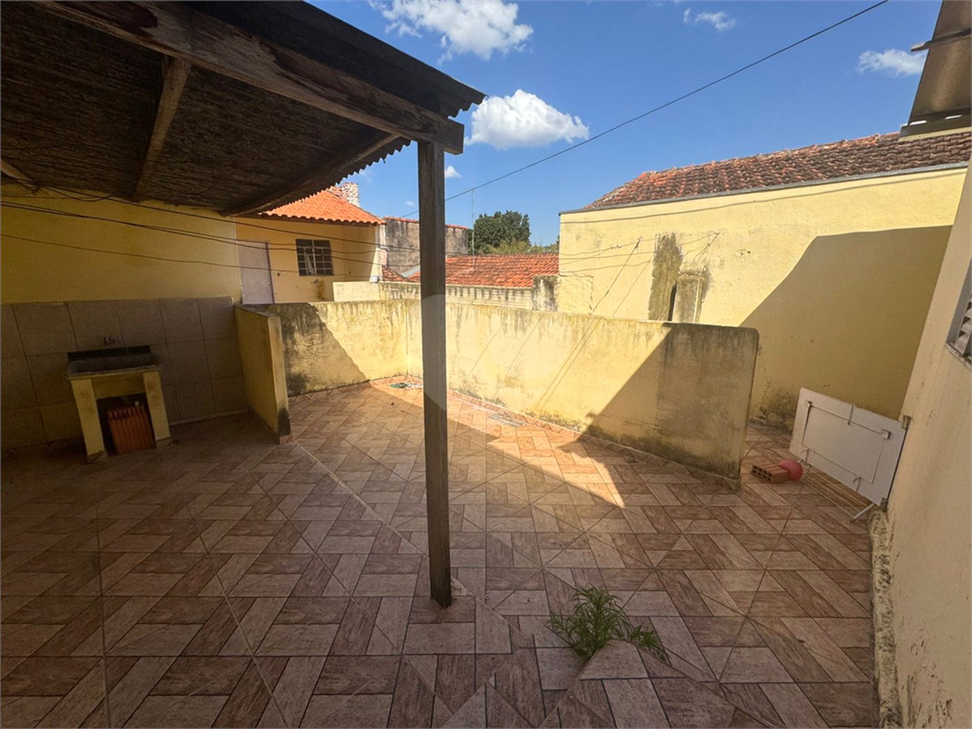 Casa à venda com 4 quartos, sendo 1 suíte, em Vila Maria, Itapetininga, SP