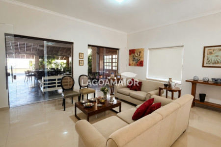 Casa à venda com 6 quartos, sendo 3 suítes,  em Santos Dumont, Três Lagoas, MS