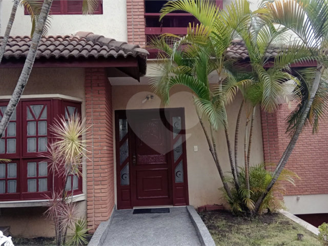 Sobrado à venda com 4 quartos, sendo 3 suítes,  em Horto Florestal, São Paulo, SP