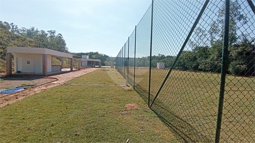 Terreno à venda com 1 suíte em Jardim Portugal, Valinhos, SP