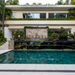 Casa à venda com 5 suítes em Jardim Cordeiro, São Paulo, SP