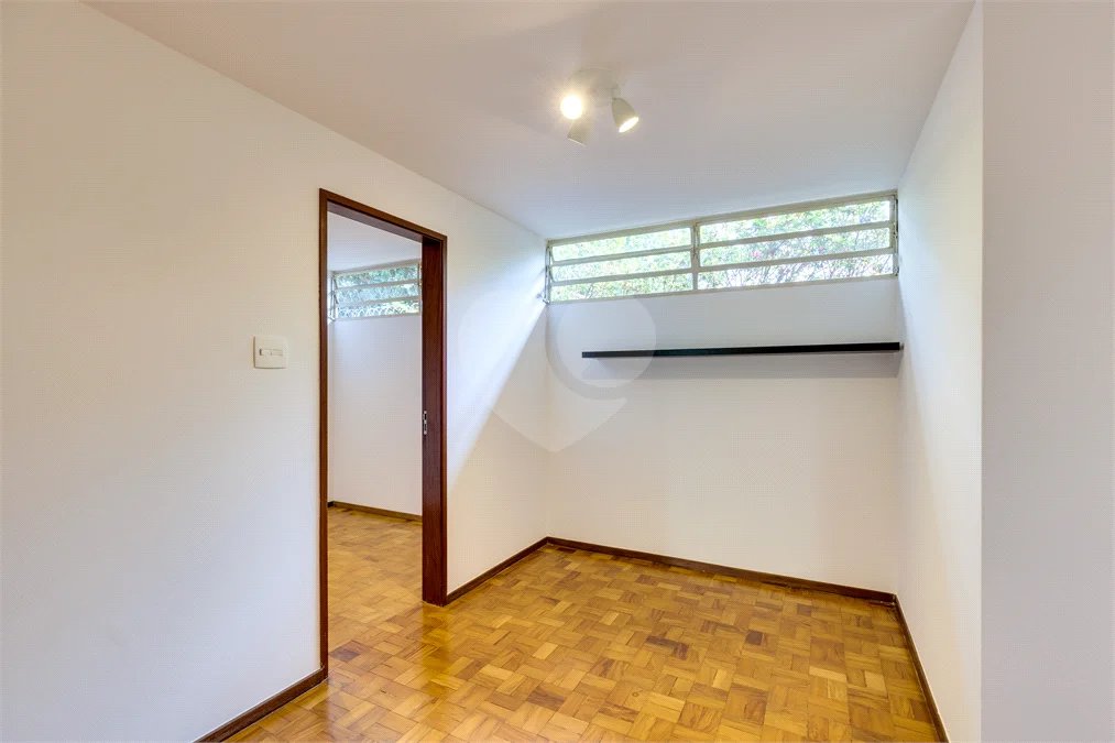 Casa Térrea à venda com 3 quartos, sendo 1 suíte, em Alto da Boa Vista, São Paulo, SP