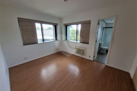 Apartamento à venda com 2 quartos, sendo 1 suíte,  em Barra da Tijuca, Rio de Janeiro, RJ