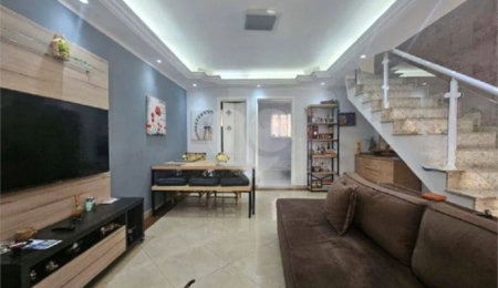Casa à venda com 3 quartos, sendo 1 suíte, no condomínio Residencial Villagio Vitória, Guarulhos - SP