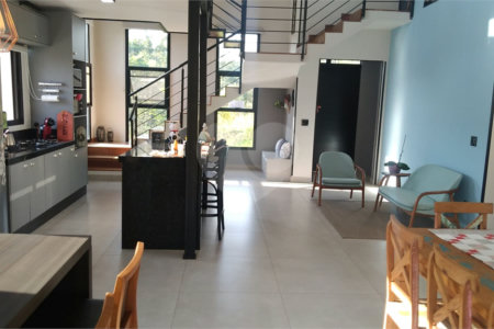 Casa à venda com 4 quartos, sendo 2 suítes, no condomínio Campos de Santo Antonio II, Itu - SP