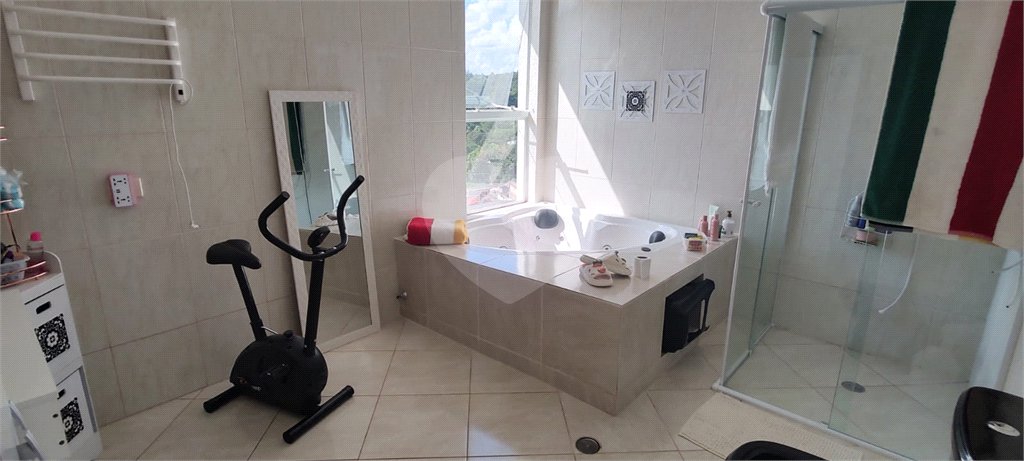 Casa à venda com 5 quartos, sendo 3 suítes,  em Capoavinha, Mairiporã, SP