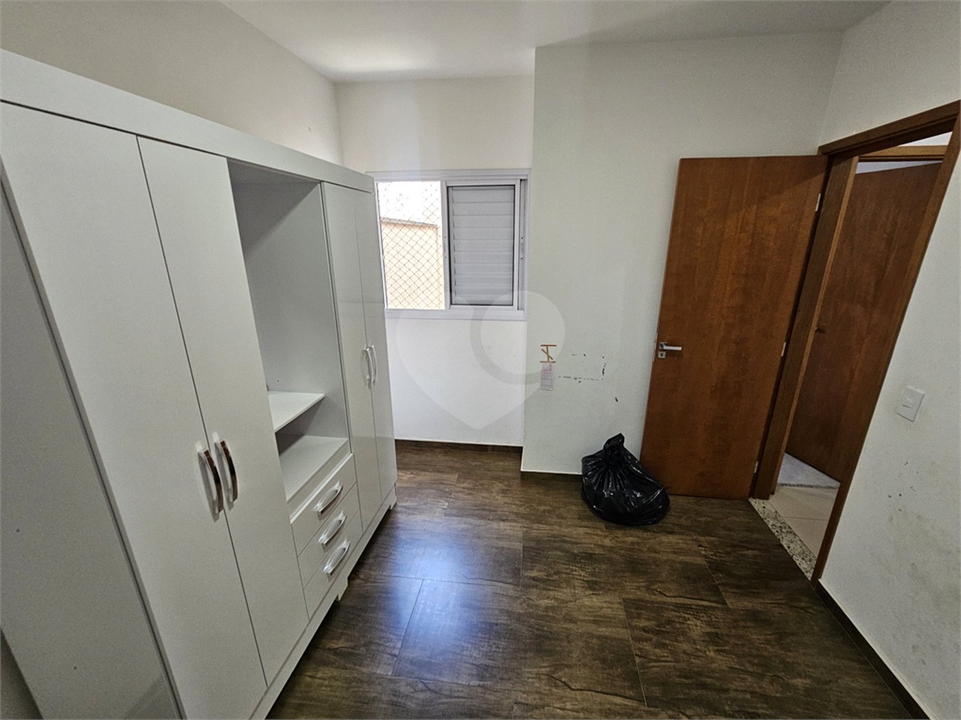 Sobrado à venda com 3 quartos, sendo 1 suíte,  em Vila Nivi, São Paulo, SP