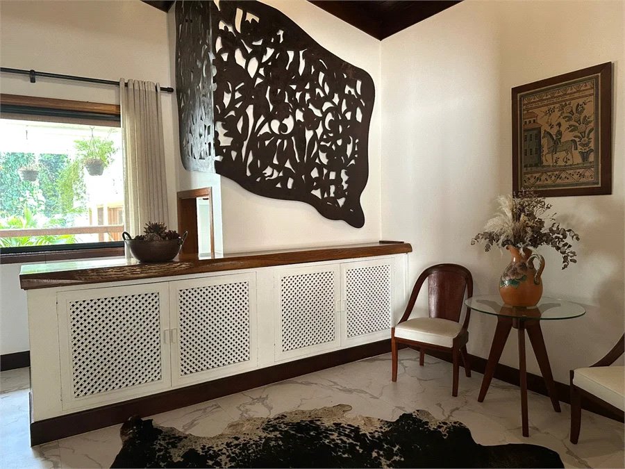 Casa à venda com 4 quartos, sendo 2 suítes, no condomínio Chacara Marques, Santana de Parnaíba - SP