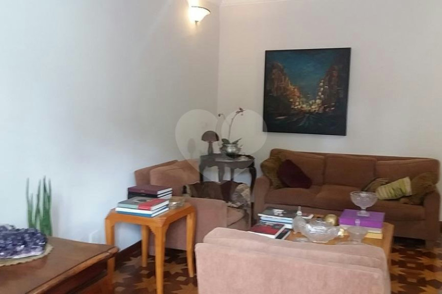 Casa à venda com 6 quartos, sendo 3 suítes, em Jardim São Bento, São Paulo, SP