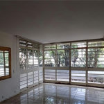 Sobrado à venda com 4 quartos, sendo 1 suíte, em Pinheiros, São Paulo, SP